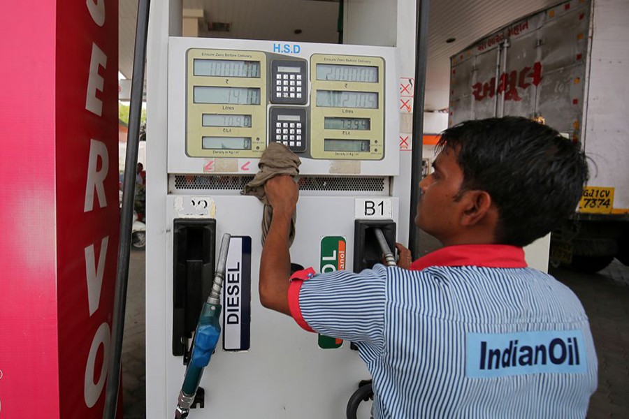 India cuts fuel taxes ahead of festive season