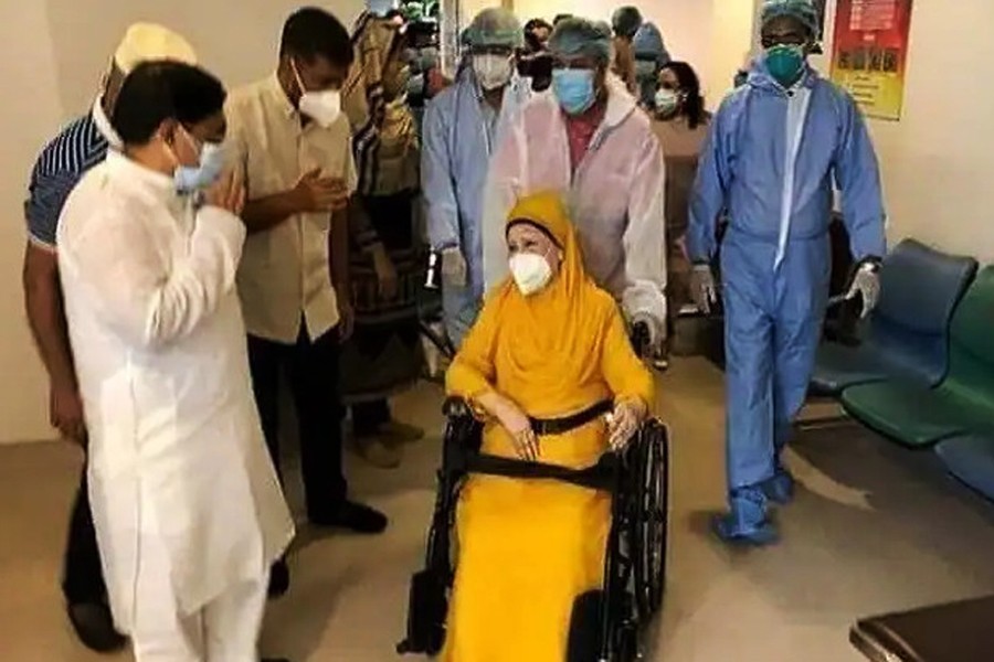 Khaleda Zia returns home after 27 days in hospital