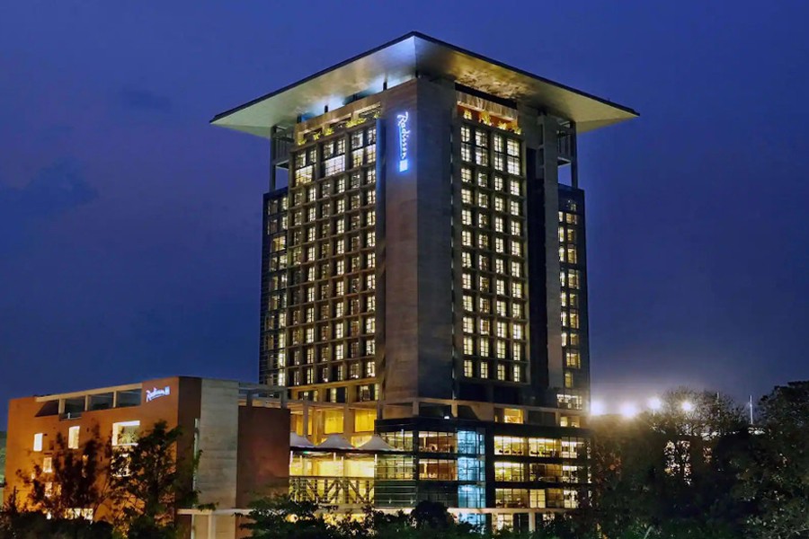 Youth dies after jumping from Radisson Blu's 20th floor