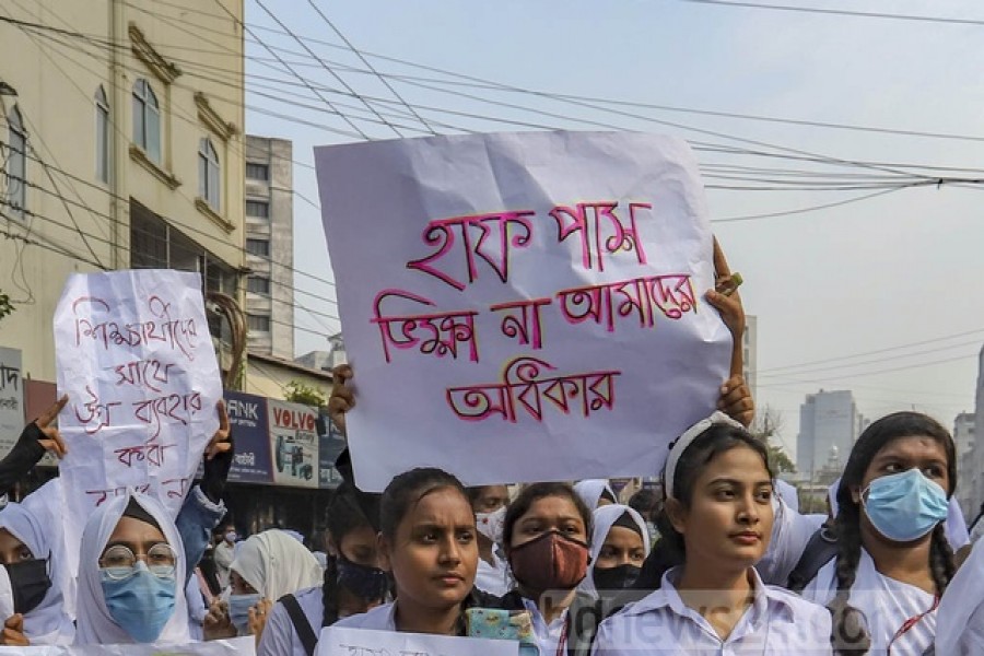 Bus owners accept 50pc student discount in all metropolitan areas