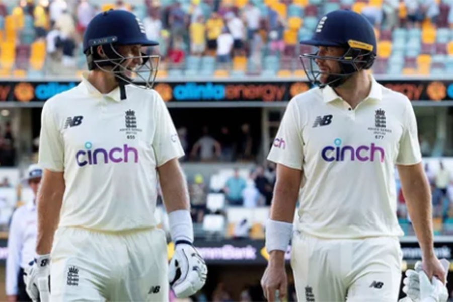 Root, Malan give England hope to save 1st Ashes series Test