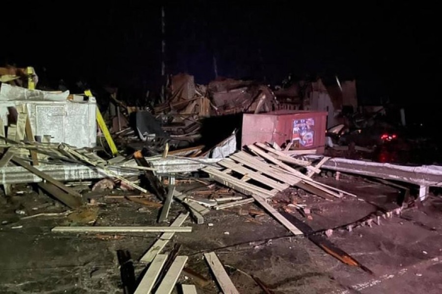 Tornadoes kill at least 50 in US