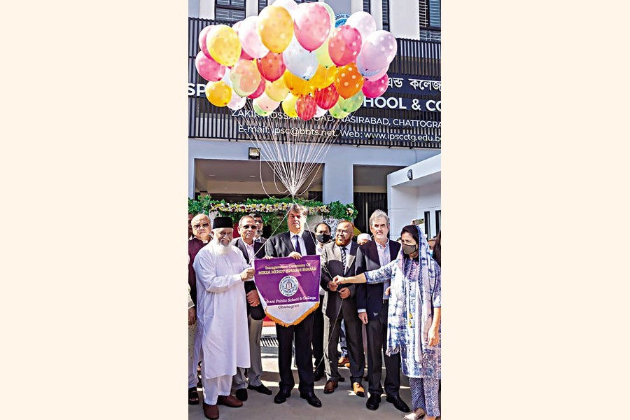 Mirza Salman Ispahani, Chairman of Ispahani Group, along with Sufi Mizanur Rahman, Chairman of PHP Group, and other distinguished guests inaugurating the Mirza Mehedi Ispahani Building of Ispahani Public School and College in Chattogram on Sunday