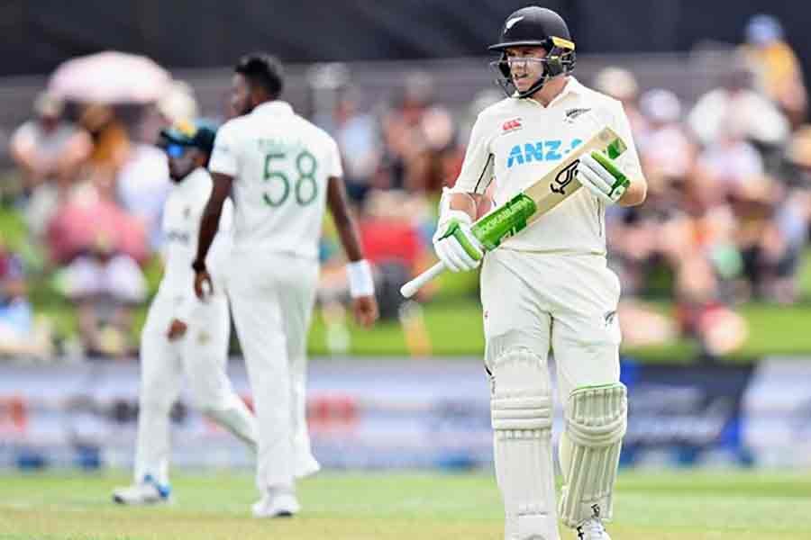 New Zealand bounce back in second Test, head for a massive total