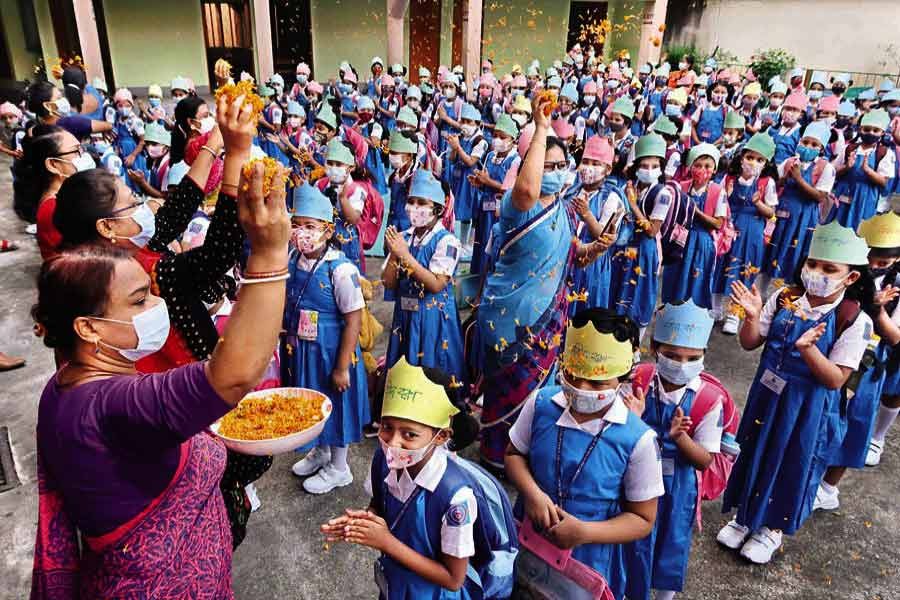 Govt makes all-out effort to ensure safe school environment, Dipu Moni says