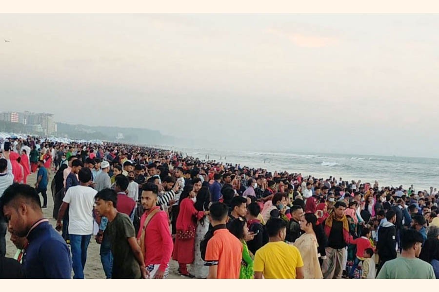 Tourists flouting Covid curbs in Cox's Bazar