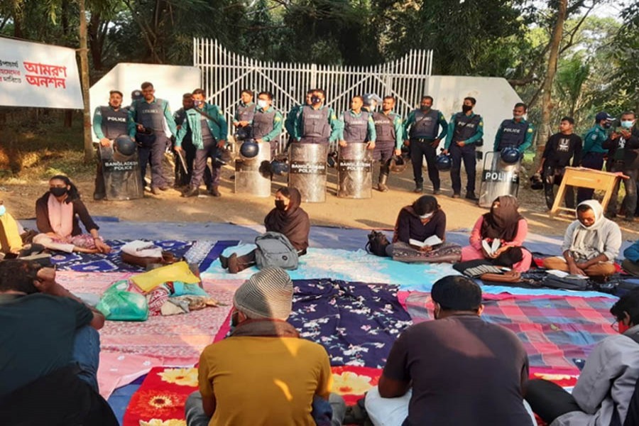 Two ex-SUST students held in Dhaka for sending money to protesters