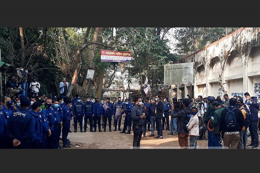 Security beefed up near court ahead of Sinha murder verdict