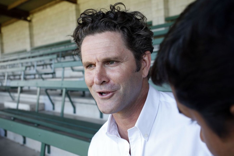 Former New Zealand cricketer Chris Cairns gives a news conference on day four of the first international test cricket match against New Zealand, at Eden Park in Auckland, February 9, 2014 – Reuters/Nigel Marple/File Photo