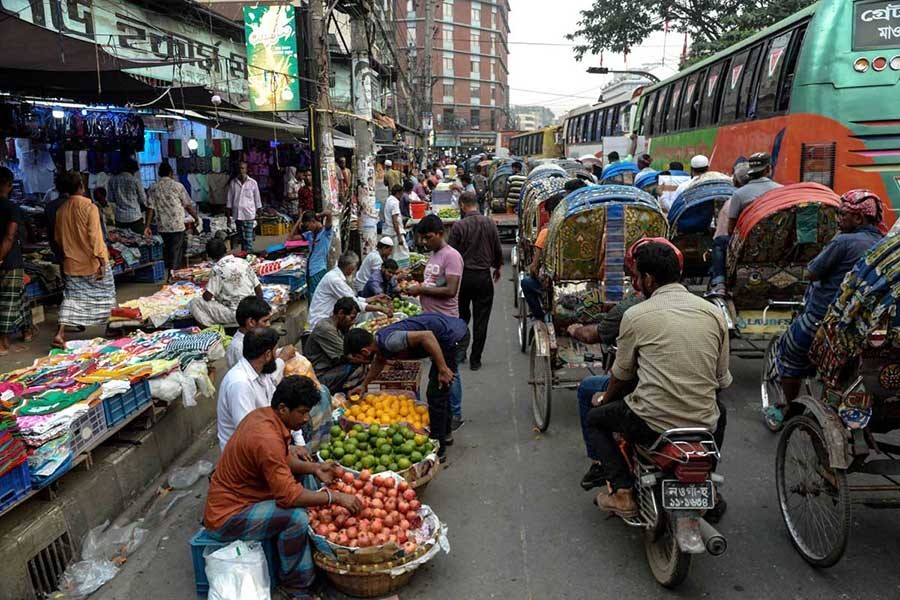 Recovery dreams elude Dhaka’s street vendors
