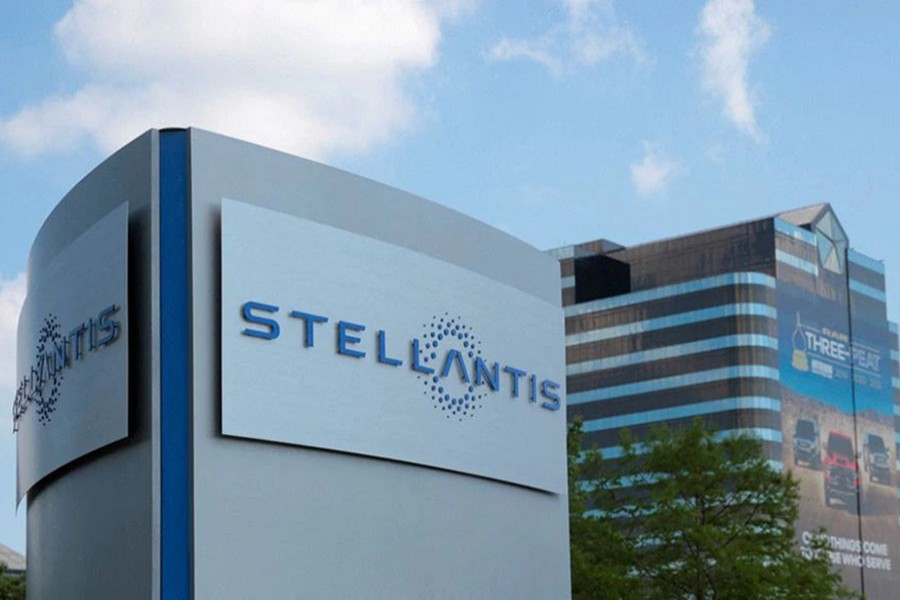 Stellantis recalling nearly 20,000 plug-in minivans over fire risks