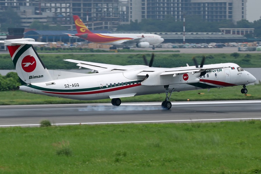 PM asks Biman to improve services