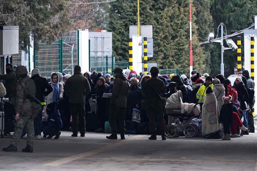 A large number of Ukrainians arrive in Ubla of Slovakia on Saturday to escape a massive military operation launched by Russia against Ukraine –Reuters file photo