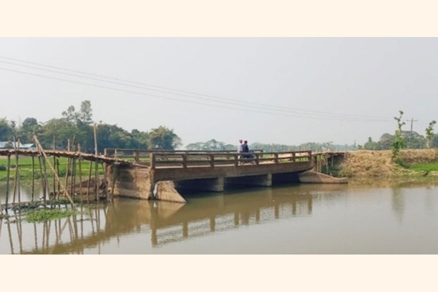 Bamboo bridges in place of approach roads!