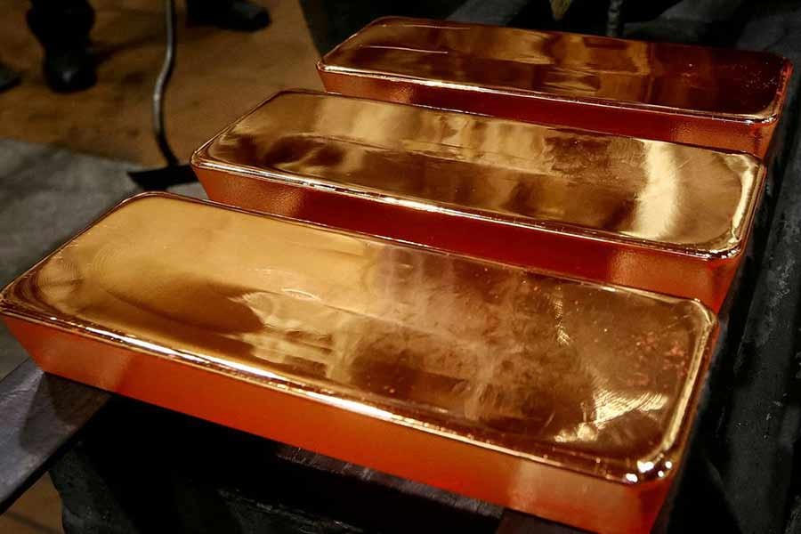 Russia says it will stop buying gold at a fixed price