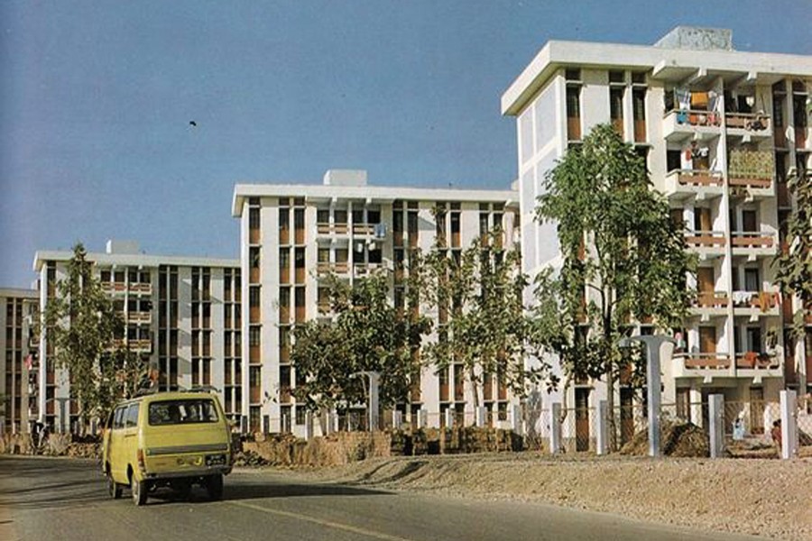 Baily Road officer’s quarters, early 1980s. Photo courtesy – Saifur Rahman, Pinterest