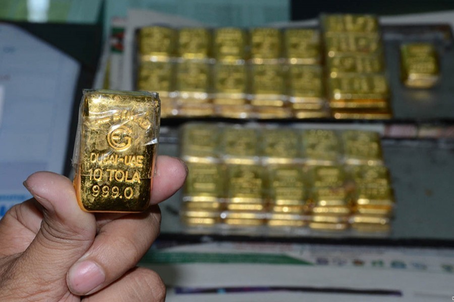 Man held with 34 gold bars at Chattogram airport