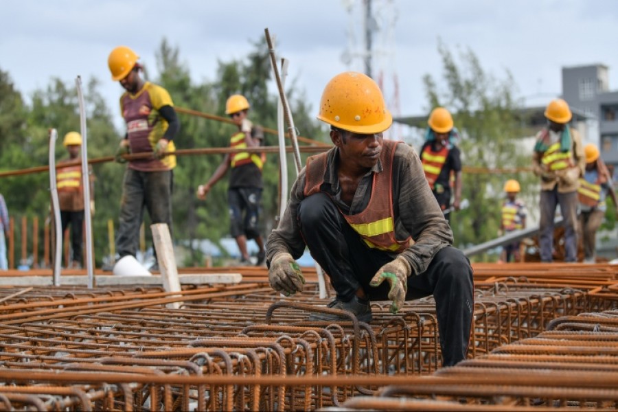 About 100,000 Bangladeshis are working in Maldives, but a significant number of them do not have required documents - Photo: MIHAARU