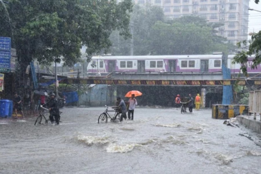 Andheri subway close due to waterlogging after heavy rainfall - Photo: Vijay Bate/ Hindustan Times