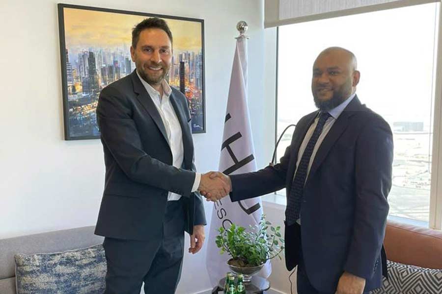 Tanzeer Alam Siddique, Vice Chairman & Managing Director of Doreen Hotels & Resorts Limited, shaking hands with meeting Haitham Mattar, Managing Director for India, the Middle East and Africa for Intercontinental Hotels Group in Dubai –Press release photo