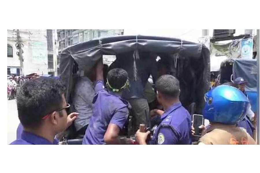 Man dies in clashes between police, BNP supporters in Bhola