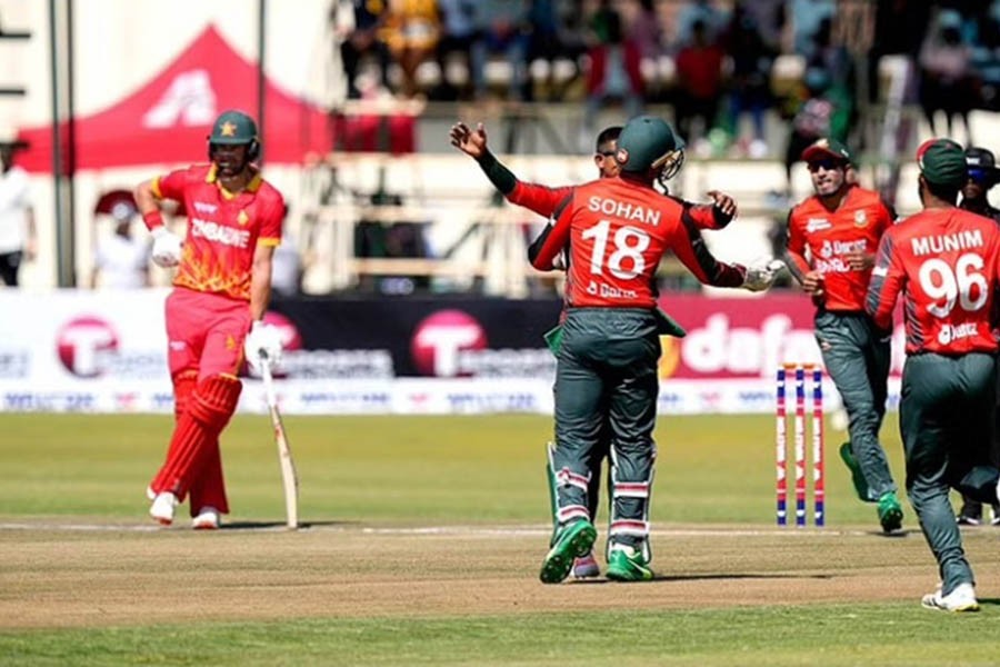 Raza’s 62 pushes Zimbabwe to 135-8 after Mosaddek five-for in second T20