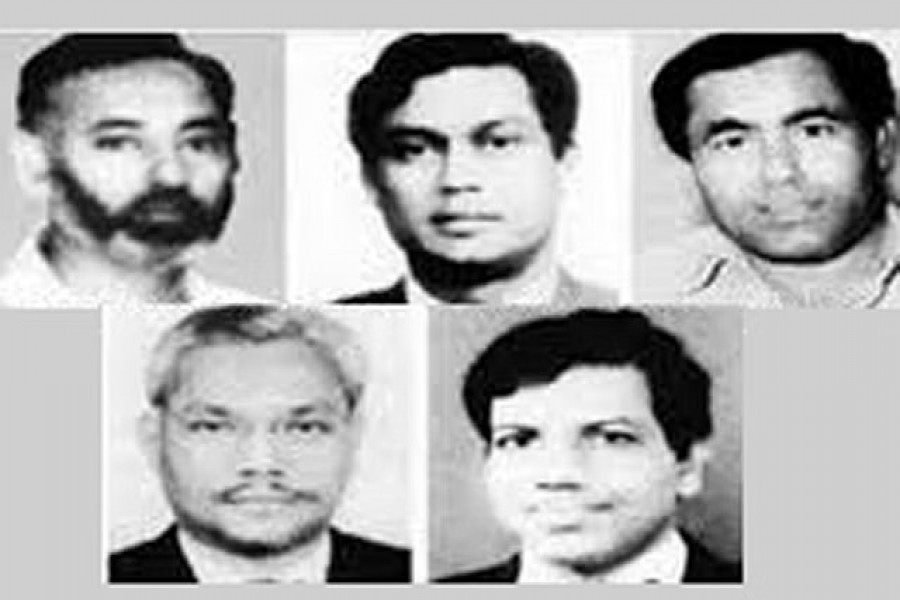 বঙ্গবন্ধুর যে খুনিরা এখনও ধরা পড়েনি- (বাঁ থেকে ঘড়ির কাঁটার দিকে) আব্দুর রশীদ, শরীফুল হক ডালিম, মোসলেম উদ্দিন, রাশেদ চৌধুরী ও এবিএমএইচ নূর চৌধুরী