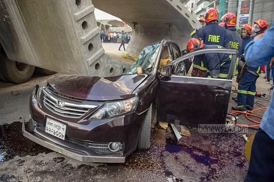 গার্ডারে গাড়ি চাপা পড়ে প্রাণহানি: নিরাপত্তা নিয়ে প্রশ্ন