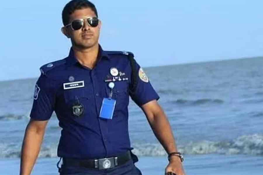 বরগুনায় ছাত্রলীগ নেতাকর্মীদের লাঠিপেটার ঘটনায় সরানো হল অতিরিক্ত পুলিশ সুপারকে