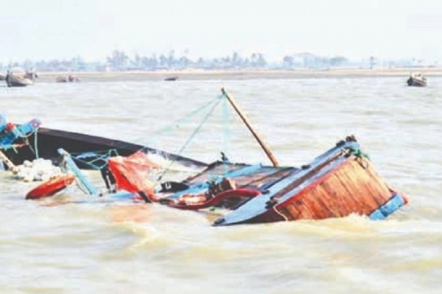 ‘Hundreds’ of fishermen missing in rough weather