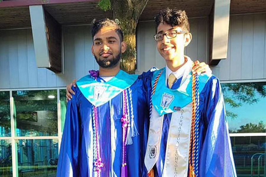 নিহত দুই বন্ধু শাহরিয়ার উদ্দিন আহমেদ (ডানে) এবং শাকিল আলী