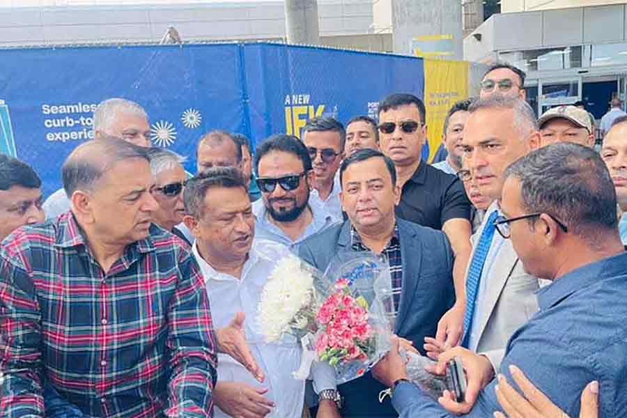 নিউ ইয়র্ক পৌঁছেছেন আইজিপি বেনজীর আহমেদ