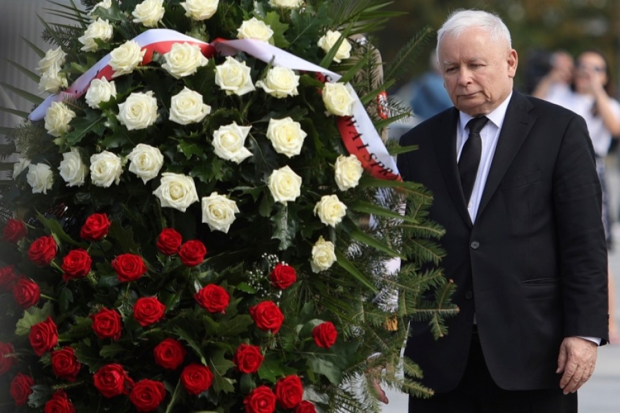 Kaczynski attends a wreath laying ceremony in Warsaw [Michal Dyjuk/AP]