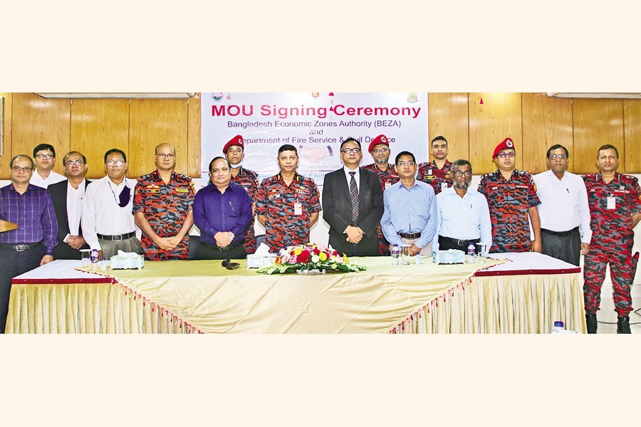 Bangladesh Economic Zone Authority (BEZA) signed a memorandum of understanding with the Department of Fire Service and Civil Defence in the capital on Thursday. Members of BEZA Mohammed Erfan Sharif, Abdul Azim Chowdhury and Ali Ahsan as well as Director General of Fire Service and Civil Defence Brigadier General Md Main Uddin were present