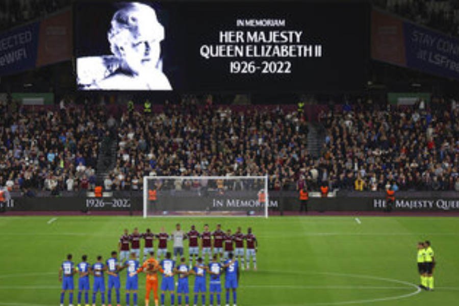 British sports hold day of mourning for Queen Elizabeth II