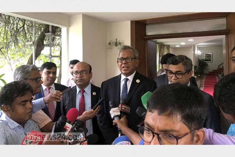 মিয়ানমারকে ’ফায়দা’ লুটতে দেব না: রাষ্ট্রদূতদের ডেকে জানাল ঢাকা