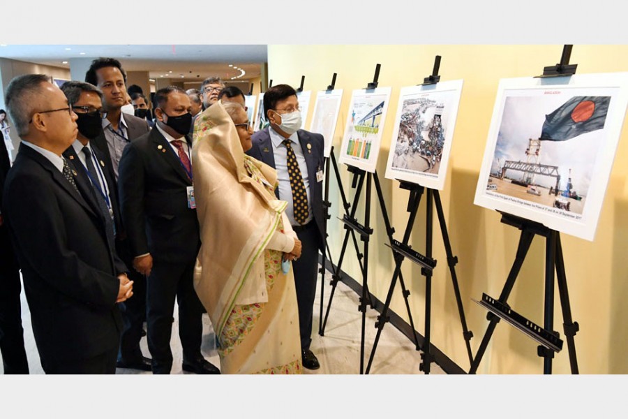 PM witnesses photo exhibition on Padma Bridge at UN