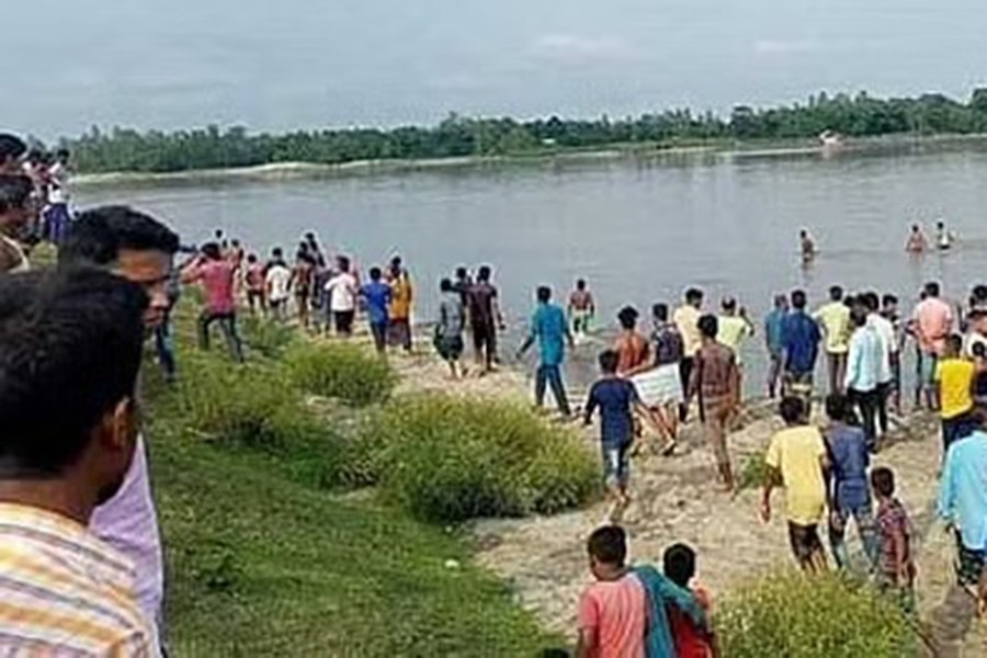 পঞ্চগড়ে নৌকাডুবির ঘটনায় মৃত্যু বেড়ে ৩০