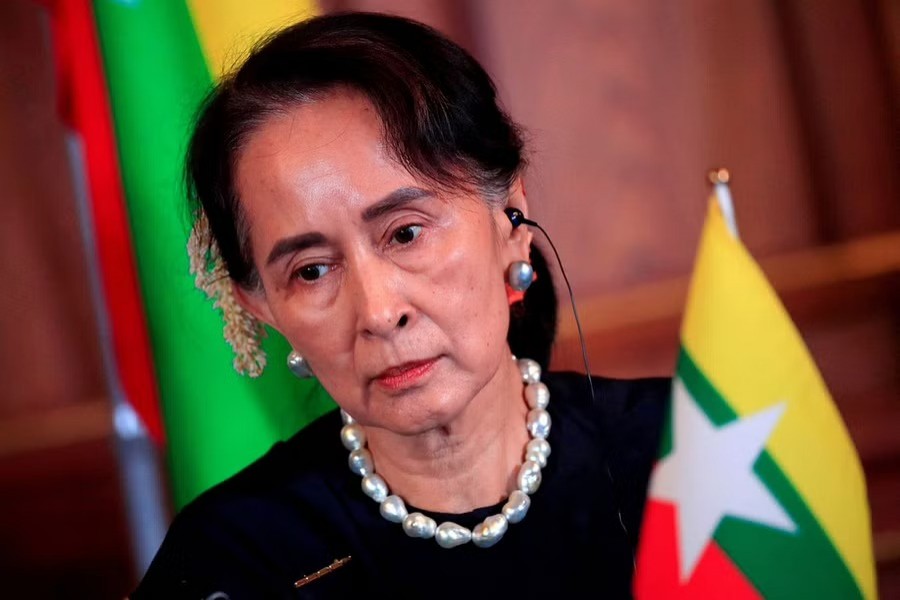 Myanmar's State Counsellor Aung San Suu Kyi attends the joint news conference of the Japan-Mekong Summit Meeting at the Akasaka Palace State Guest House in Tokyo, Japan October 9, 2018. Reuters