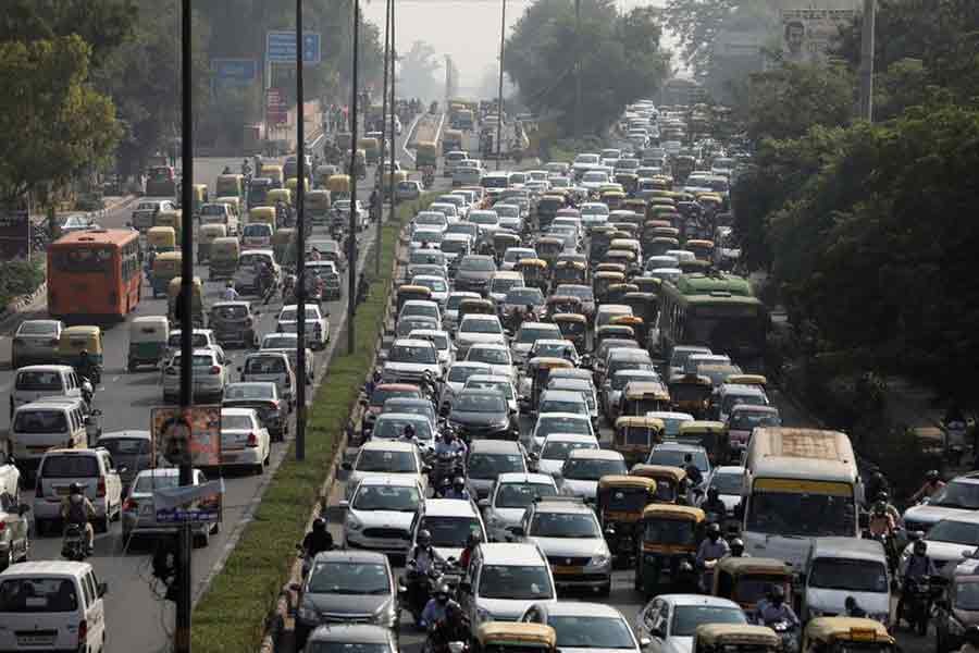 India’s all passenger cars must have at least six airbags from October next year