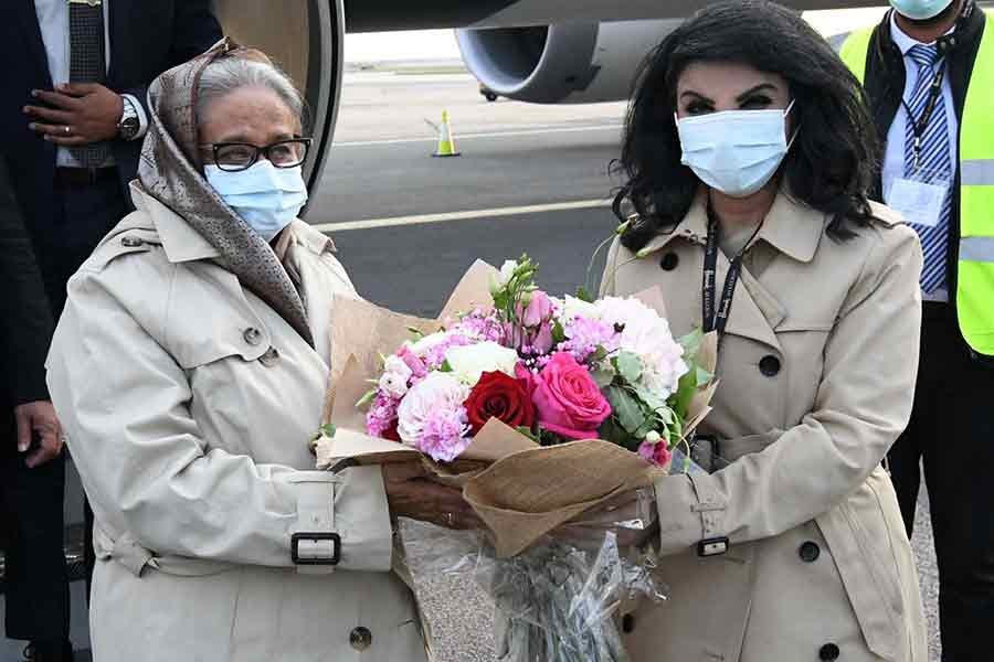 PM leaves London on her way back home from Washington