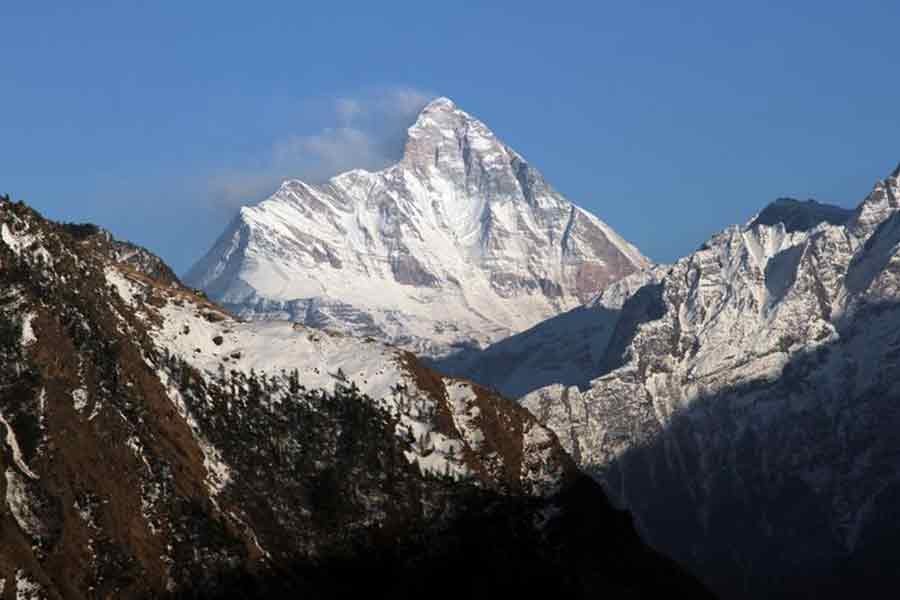 Death toll in avalanche in Indian Himalayas rises to 16