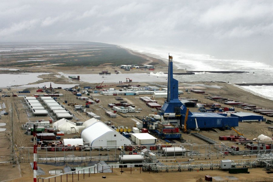 An aerial view shows the Yastreb land rig at Sakhalin-1's Chaivo field, some 1,000 km north of Yuzhno Sakhalinsk, October 10, 2006. REUTERS/Sergei Karpukhin/File Photo