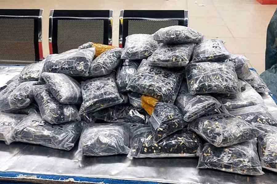 Smuggled memory cards worth Tk 31.5 million seized at Dhaka airport