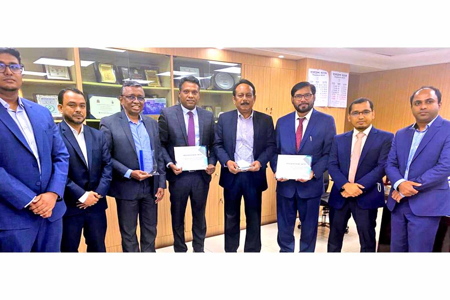 Mercantile Bank gets JP Morgan Chase Bank NA Award