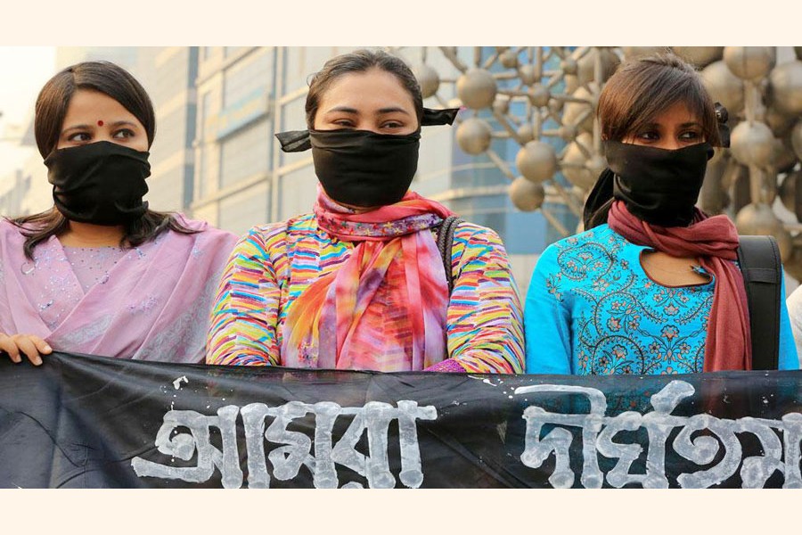 A symbolic protest against human right abuse in Bangladesh. 	—DW Photo