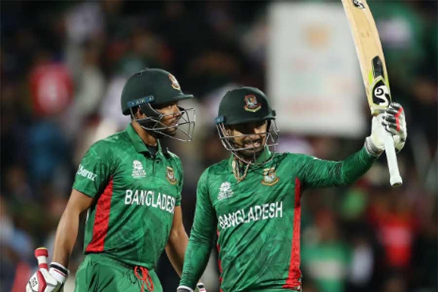 Rain disrupts Bangladesh-India match, Tigers 17 runs ahead of DLS par score