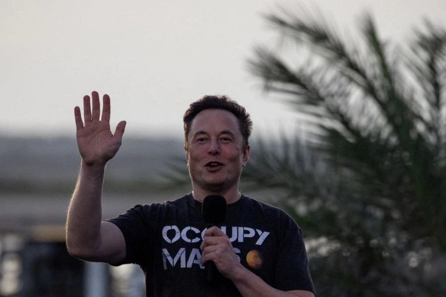 SpaceX Chief Engineer Elon Musk gestures during a joint news conference with T-Mobile CEO Mike Sievert at the SpaceX Starbase, in Brownsville, Texas, US on August 25, 2022 — Reuters/Files