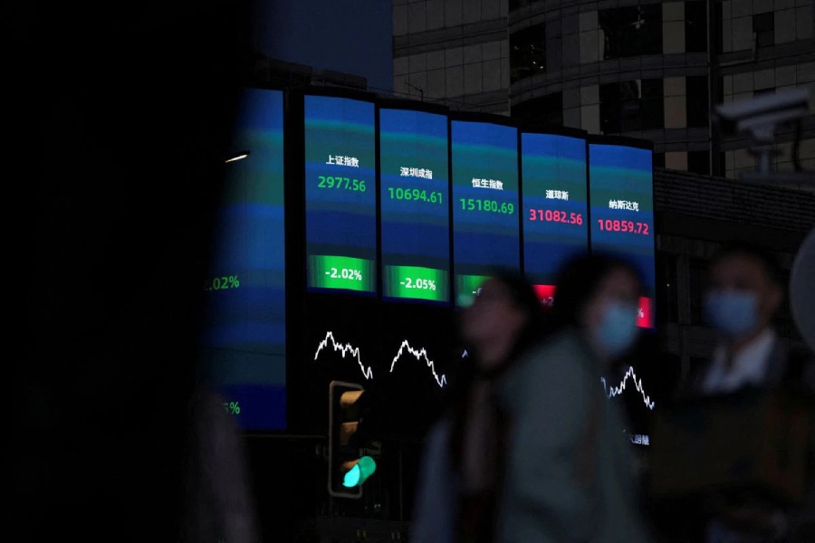 A view of a giant display of stock indexes, following the coronavirus disease (COVID-19) outbreak, in Shanghai, China, October 24, 2022. REUTERS/Aly Song/File Photo