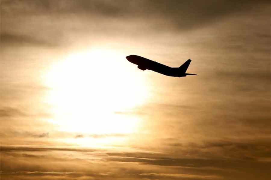 EU agrees law to make airlines pay more to pollute